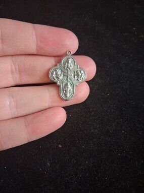 Religious pendant